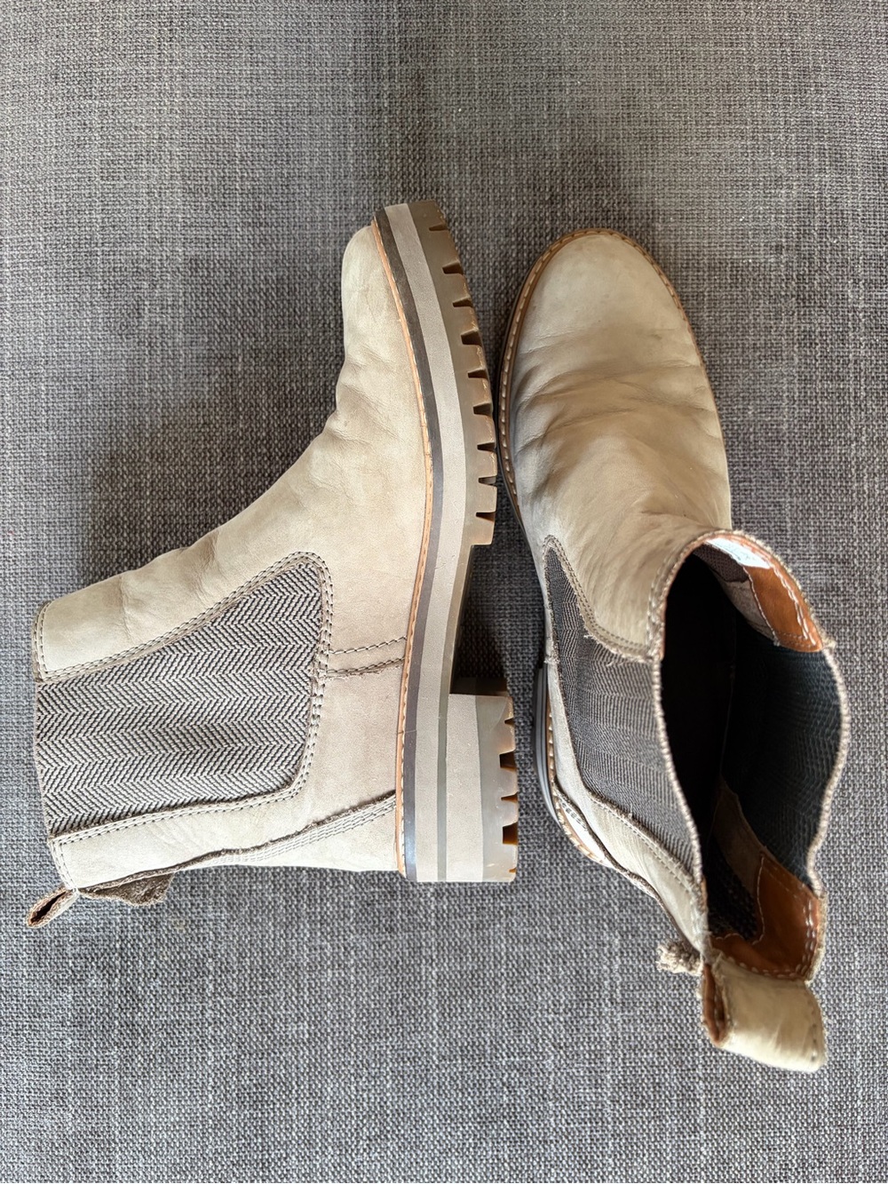 Womens Timberland Chelsea Boots in Light Taupe